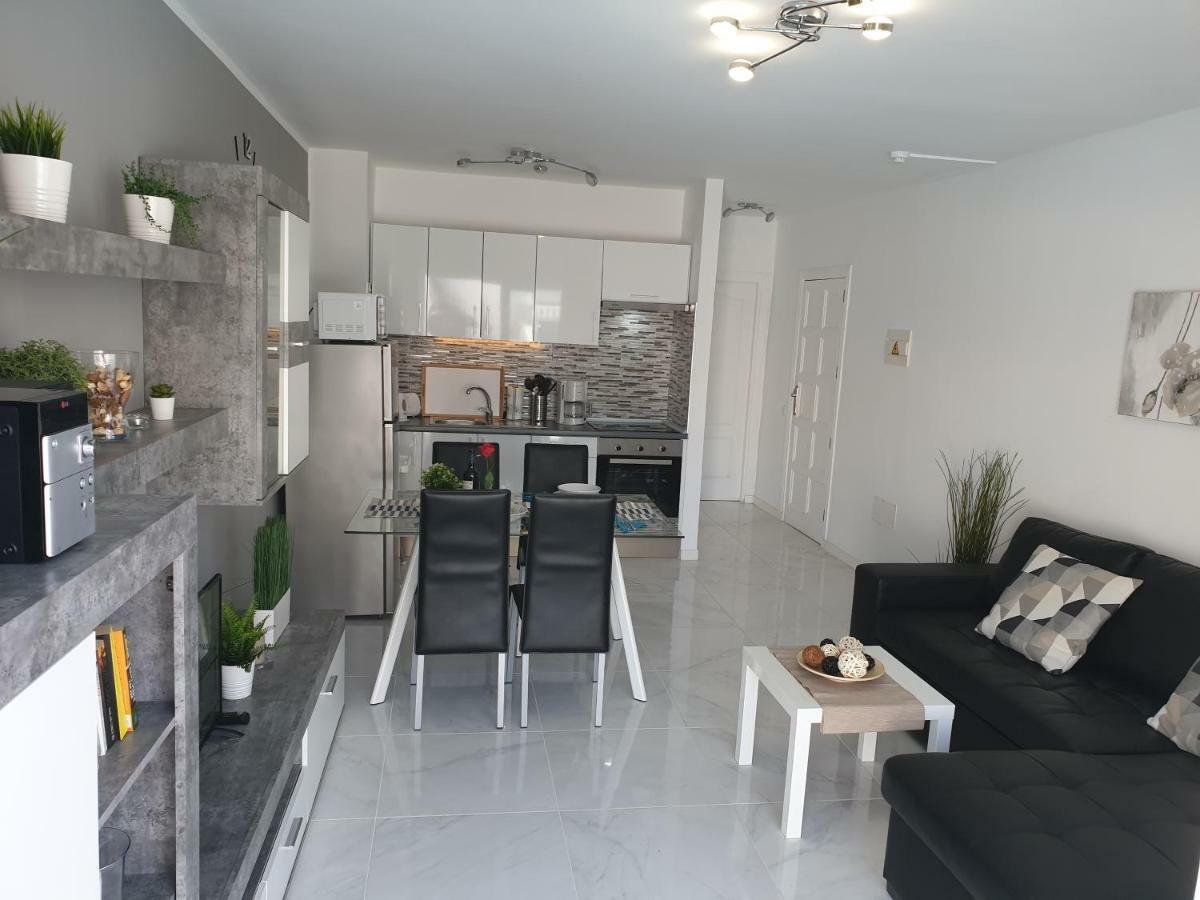Casa Las Flores With Heated Pool, Only 490 Meters To The Beach, Balcony, Wifi Arona  Bagian luar foto